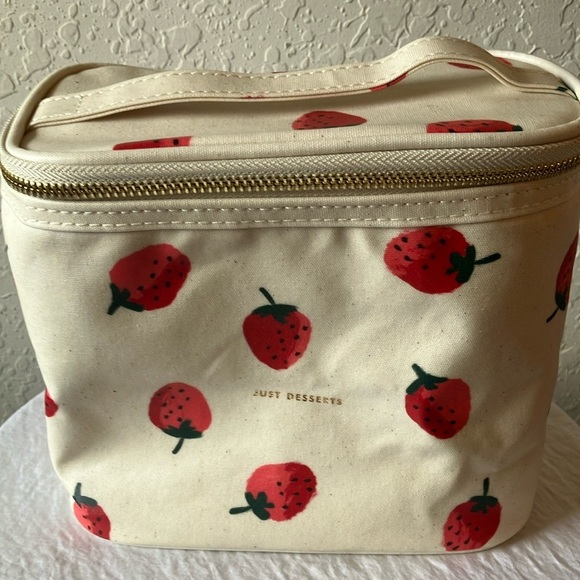 Kate Spade: Strawberry Print Cream Lunch Tote/Bag - Picture 15 of 16